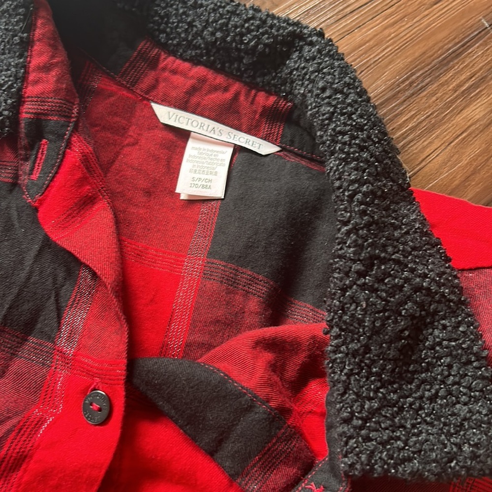 Victoria’s Secret plaid pj top with Sherpa fleece around neckline - Picture 6 of 8